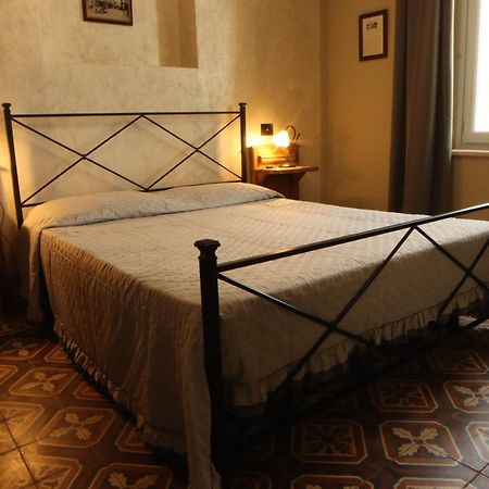 Bed and Breakfast Di Vin Roero Vezza d'Alba Esterno foto