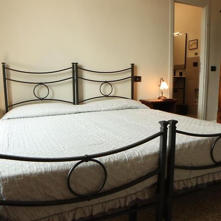 Bed and Breakfast Di Vin Roero Vezza d'Alba Esterno foto